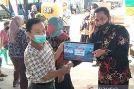 Dinas Perikanan Bangka Tengah salurkan bantuan untuk kelompok nelayan