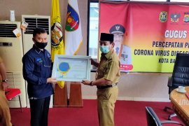 Bandarlampung dapat pengahargaan sebagai "Kota Terbaik Sensus Penduduk"