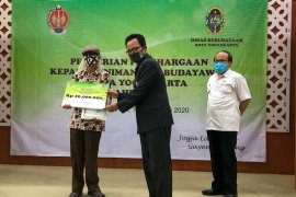 Budayawan dan pelestari BCB dianugerahi penghargaan Kebudayaan Yogyakarta