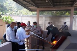 Balai Karantina Pertanian Banjarmasin musnahkan benih tanaman impor ilegal