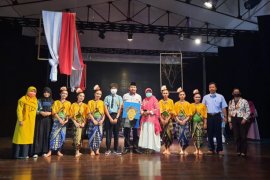 Saat musik keroncong, melukis, dan tari dalam satu panggung "Merdeka Berkreasi"