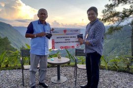 BTN sumbang wastafel dan masker dukung kenormalan baru di Toba