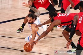 Kerja keras kuarter pemungkas antar Houston  Rockets ungguli Thunder 2-0