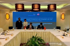 News Focus -- In push for mass immunization, frontline warriors prioritized