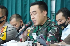 Prajurit TNI awasi penerapan protokol kesehatan di objek wisata Garut