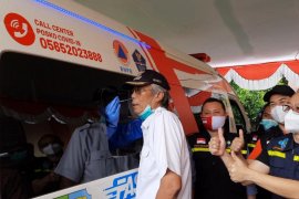 Guru dan murid di Sintang jalani swab hasilnya negatif