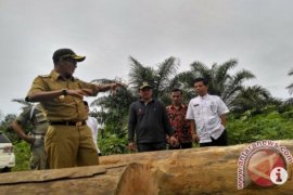 Legislator minta pemerintah awasi penerapan protokol kesehatan masyarakat