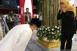 Era normal baru, Khofifah-Gus Ipul siapkan konser Ari Lasso di Pintu Langit