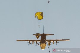 Prajurit Korpaskhas TNI AU gelar latihan terjun payung taktis