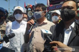 Buruh melanjutkan aksi mogok nasional sebagai bentuk protes pengesahan UU Cipta Kerja