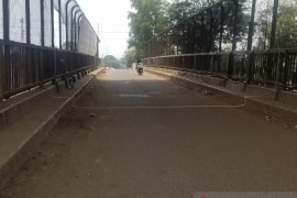 Rencana pembongkaran jembatan dua KM 13 Jatimulya ditolak warga