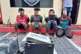 Ditreskrimum Polda Malut  tangkap komplotan pembobol brankas di Ternate