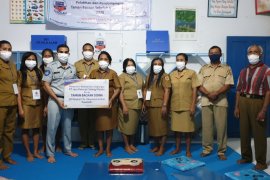 Jasa Raharja Cabang Maluku bantu taman bacaan di KKT