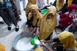 PT Krambil Idjo dampingi ibu rumah tangga olah produk kelapa