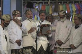 PRA Luqman Zulkaedin dinobatkan jadi Sultan Sepuh XV Keraton Kasepuhan Cirebon