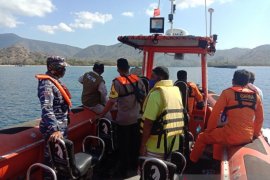 Tim SAR lanjutkan  pencarian  korban kecelakaan laut