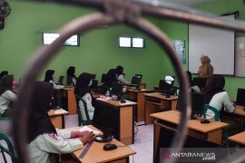 Tugas guru bukan sekadar "tukang" transfer pengetahuan