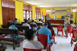 Satgas Saber Pungli Polda Papua ajak warga Holtekamp awasi dana kampung