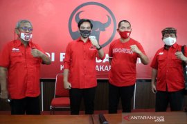 Pasangan Gibran-Teguh daftarkan calon ke KPU hari pertama
