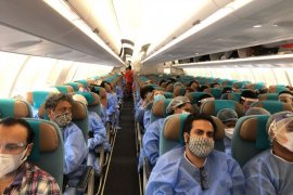 281 WNI yang tertahan selama enam bulan di India akhirnya pulang ke Indonesia