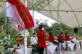 Ini pesan khusus Risma kepada pasangan Eri Cahyadi-Armuji