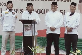 Cagub Kalsel Denny Indrayana-Difriadi daftar ke KPU Sabtu