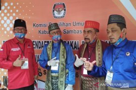 Pendaftaran Pilkada Sambas, pasangan Helman - Darso pilih hari pertama