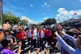 KPU Kepri nyatakan berkas Soerya Respationo-Iman Sutiawan  sudah  lengkap