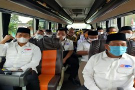 Pasangan Rycko-Johan daftar pertama ke KPU Bandarlampung