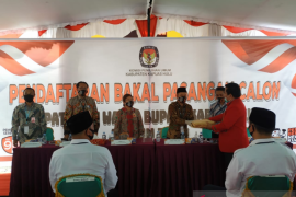 Pendaftaran Pilkada Kapuas Hulu, SIS - Wahyu resmi mendaftar