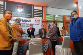 Pendaftaran Pilkada Sintang 2020, Askiman - Hatta pertama