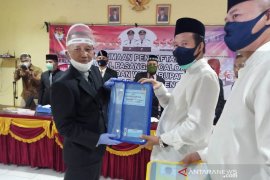 Pasangan Ibnu-Erfian mendaftar ke KPU Bangka Tengah