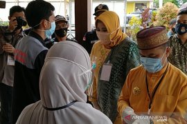 Pilkada Sambas, petahana komitmen mempercepat pembangunan