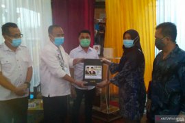 KPU Solok Selatan terima pendaftaran Erwin Ali-Marwan Efendi