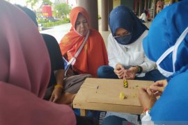 PKK Kota Singkawang belajar bersama menganyam di Museum Kalbar