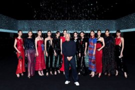 Giorgio Armani kembali tampilkan pagelaran busana tanpa penonton
