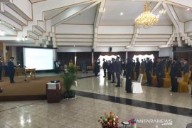 19 pejabat di lingkungan Pemkab HSS dilantik dan diambil sumpah