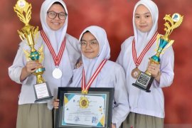 SMA Athirah Makassar  raih juara II karya ilmiah inovatif di Korsel