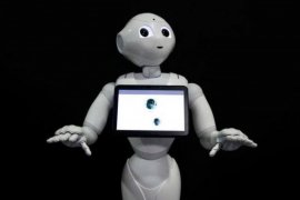 Robocop COVID, petugas razia masker dengan cara yang ramah