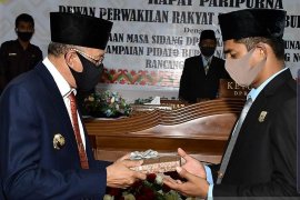 Hamid Rizal Sampaikan Pidato Pengantar Nota Keuangan APBD Natuna 2021
