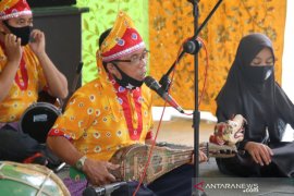 Berikan ruang dan kreatifitas seniman, Disdik HSS hadirkan peragaan virtual japin