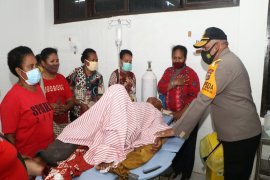 Tujuh orang terluka akibat bentrok dua kelompok kampung