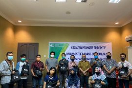 Pekerja terdampak COVID-19 di delapan perusahaan Riau terima bantuan pangan bergizi