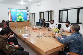 Tembus 974 kasus COVID-19, Banyuwangi berlakukan WFH dan pembatasan operasional pertokoan