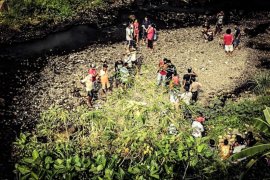 Warga evakuasi dua bocah tenggelam di Sungai Song Tulungagung