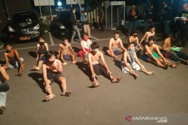 Tutup jalan umum  untuk pacu lari,  26 remaja ditangkap polisi