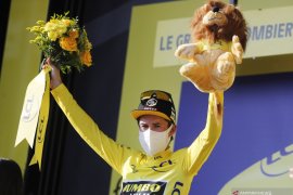 Berikut klasemen sementara Tour de France setelah etape ke-15