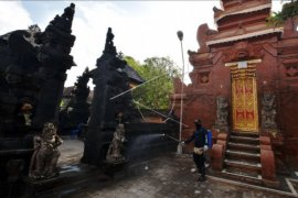 Penyemprotan disinfektan jelang Hari Raya Galungan