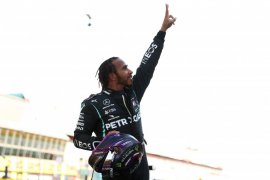 Formula 1: Hamilton juarai GP Tuscan yang kacau balau