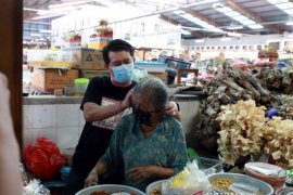 Jelang Galungan, Bupati Klungkung pantau pelaksanaan Protokol Kesehatan di pasar